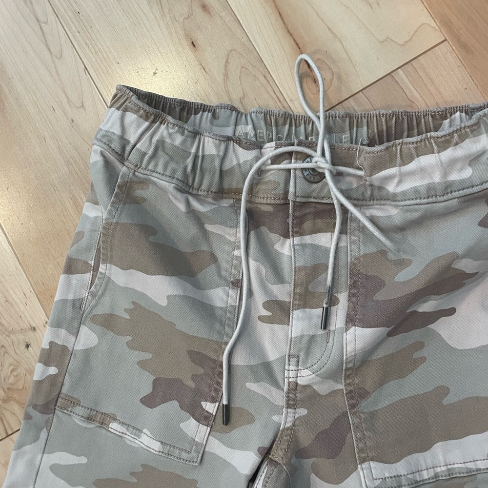 American Eagle Cargo joggers. Cami print - Picture 4 of 7